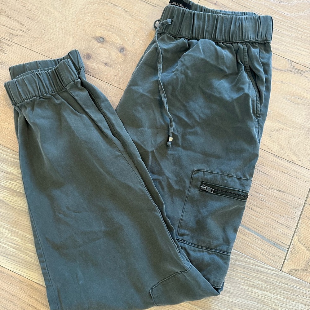 Banana Republic Green Jogger Sweatpants with Elastic Waistband